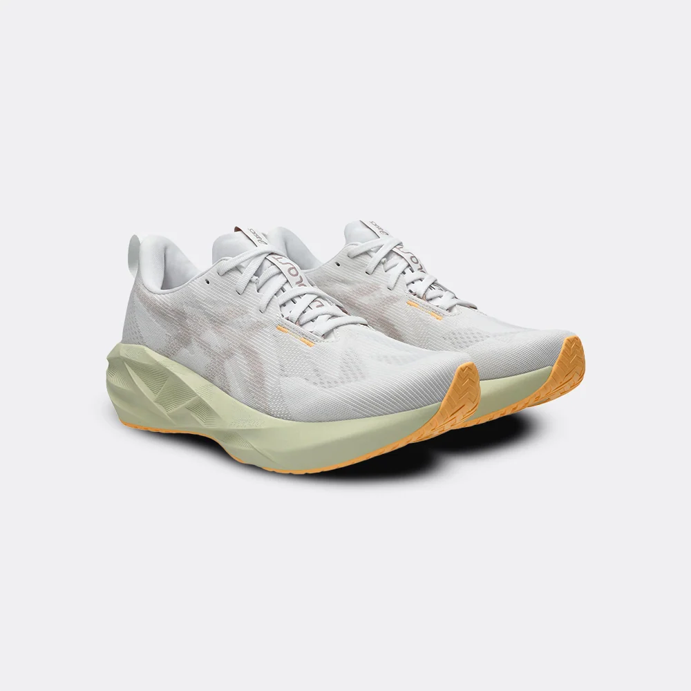 Asics Novablast 5 - Image 30