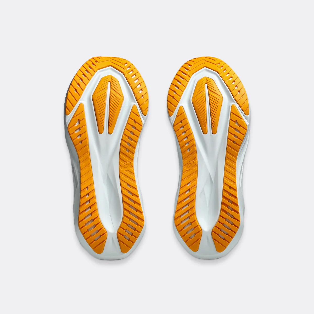 Asics Novablast 5 - Image 39