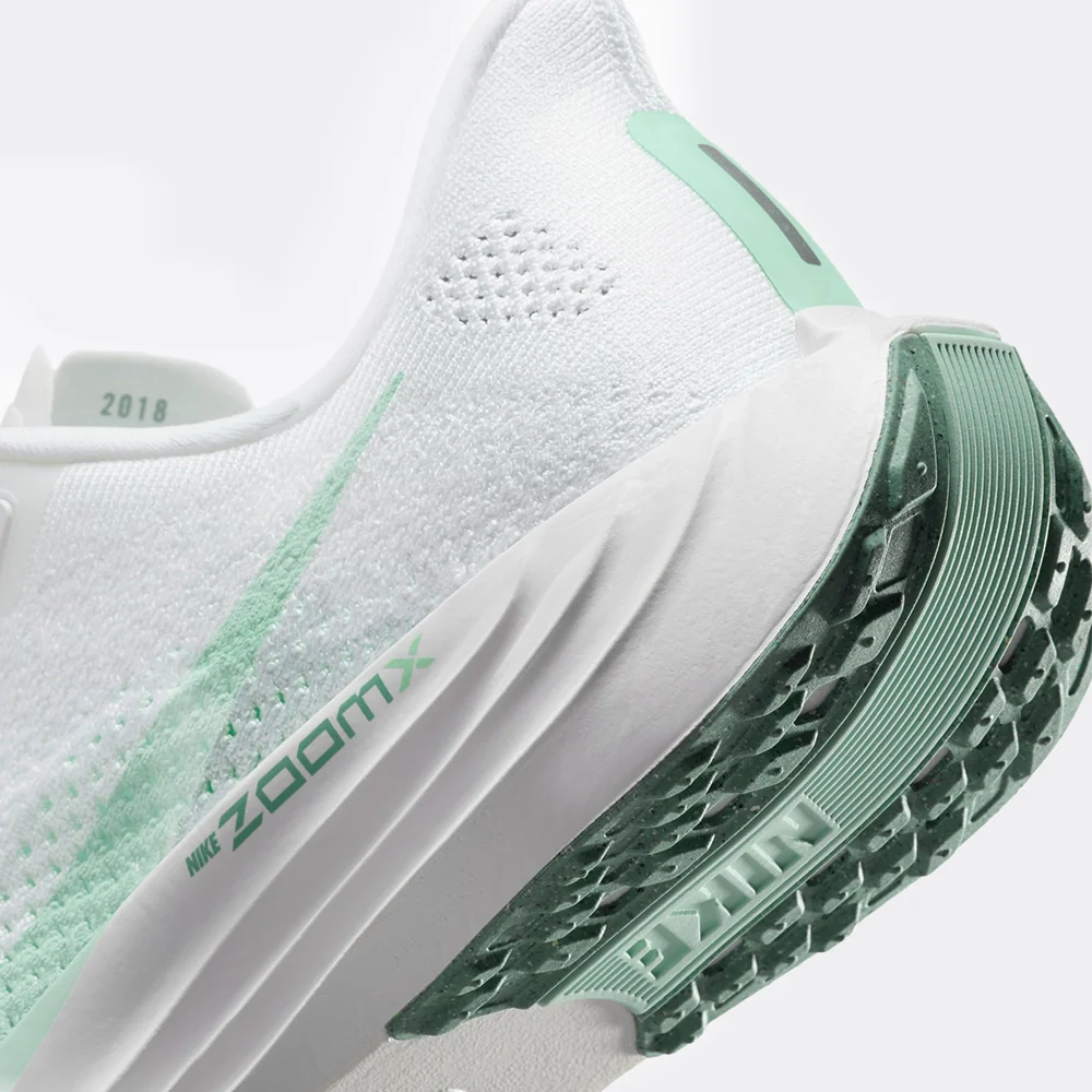 Nike Pegasus Plus - Image 25