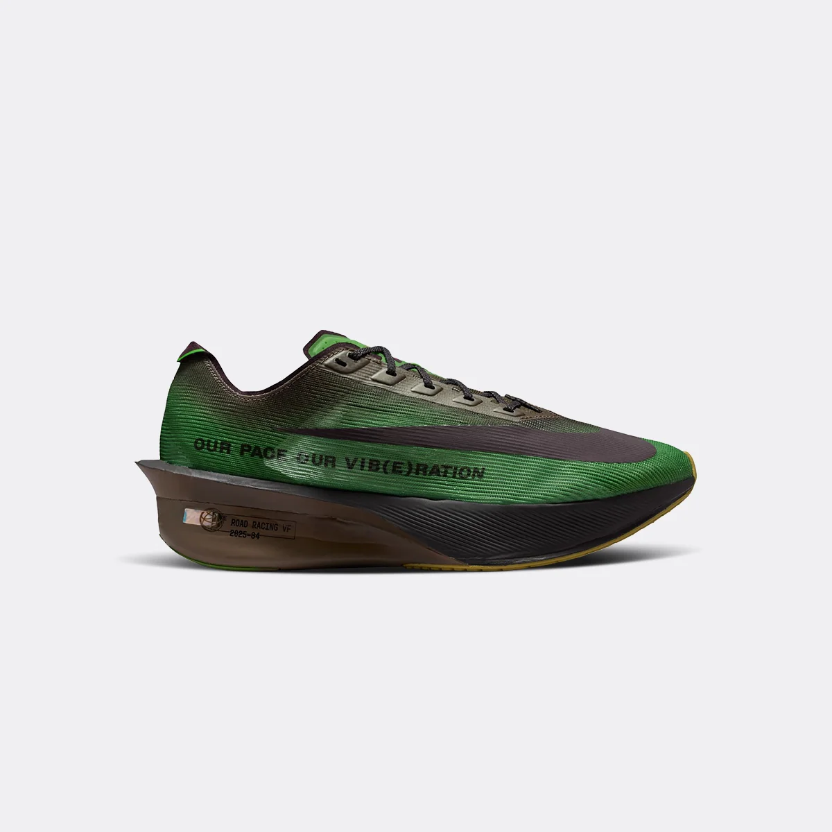 Nike Vaporfly 4 - Image 22