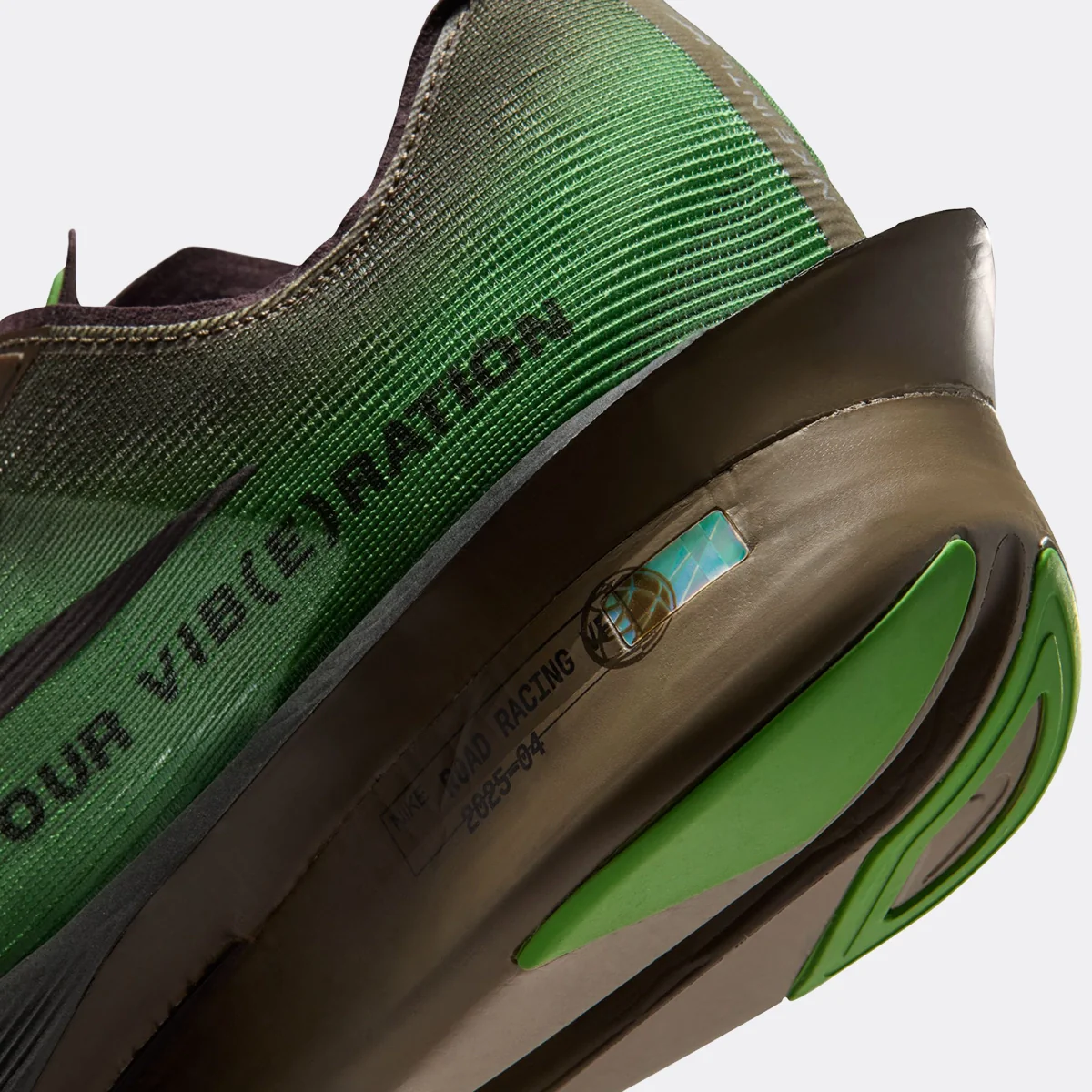 Nike Vaporfly 4 - Image 26