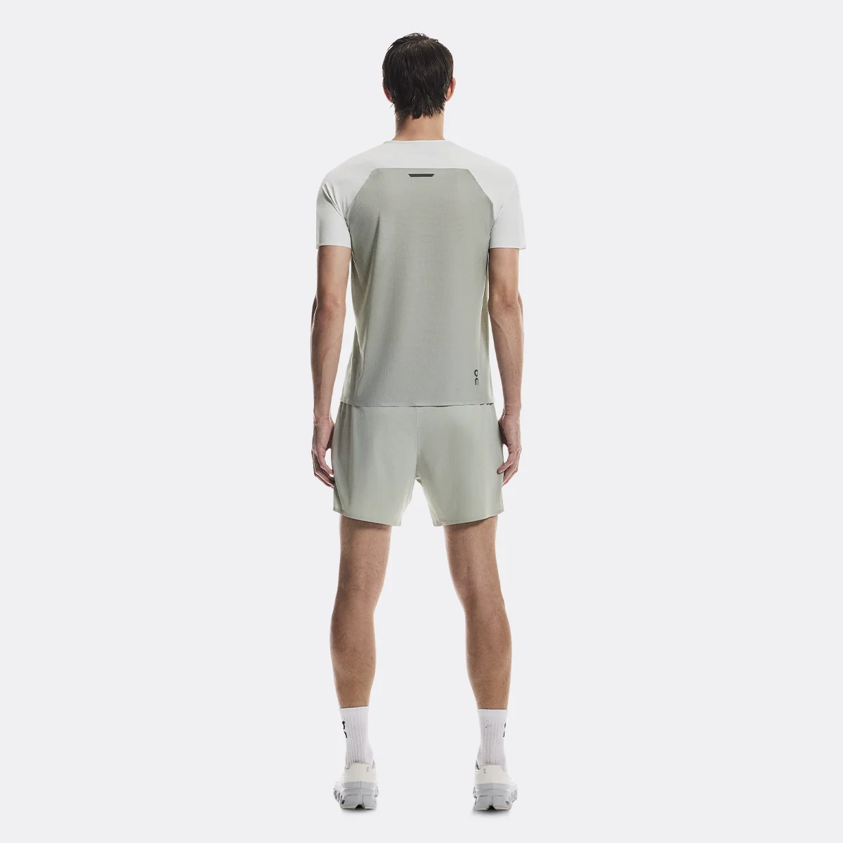 On 5' Performance Shorts - Image 3